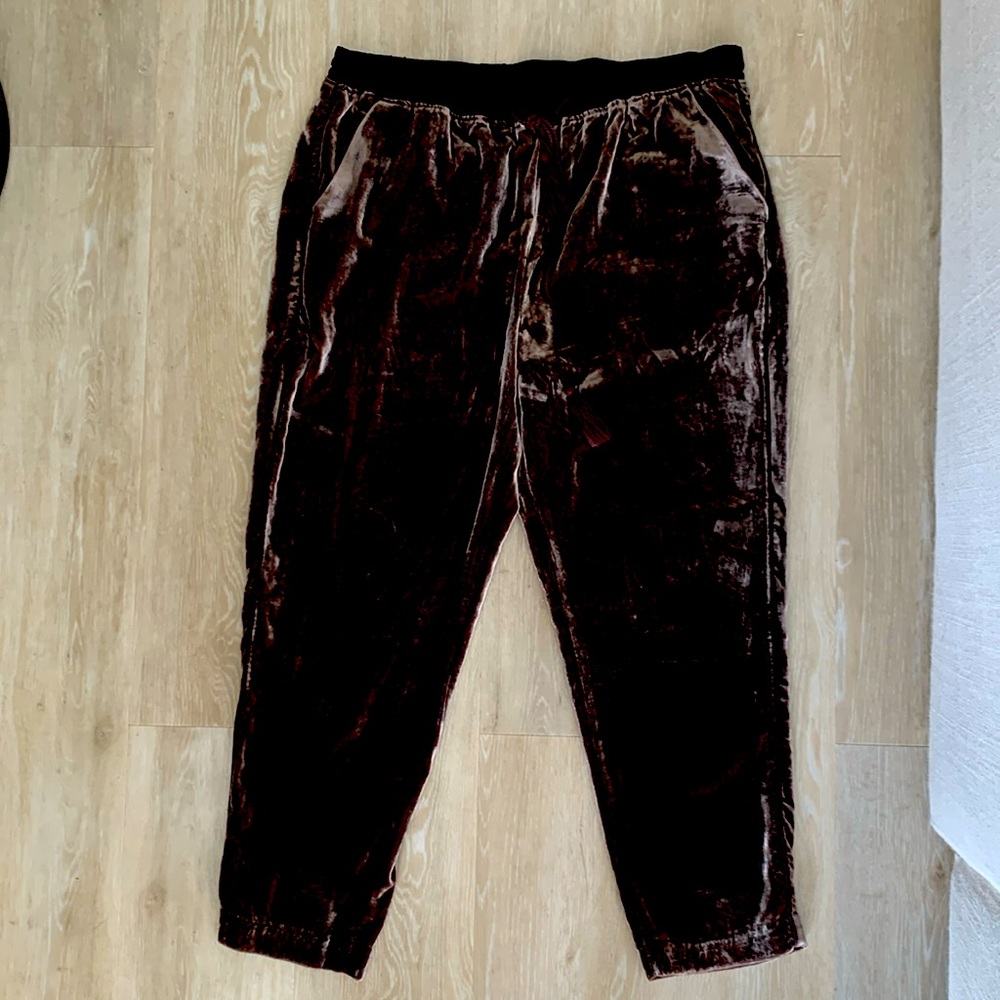 Anthropologie Elevenses Velvet Crop Pants, Taupe, Size L, NWT.